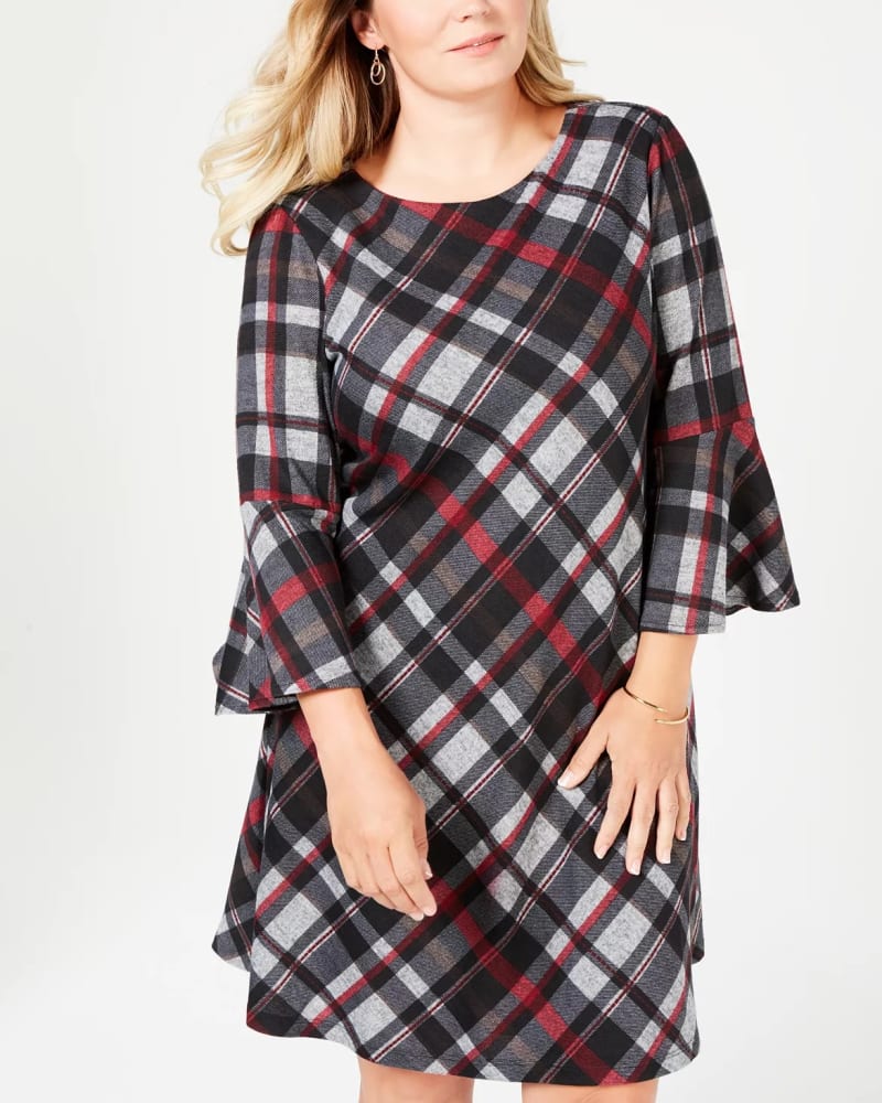 Front of a model wearing a size 2X Jessica Howard Women's Plus Size Plaid Bell-Sleeve Dress Charcoal Size 2X in Gray by Jessica Howard. | dia_product_style_image_id:313324